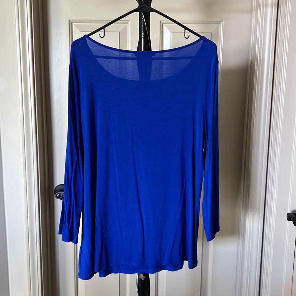 Blue top - Picture 2 of 3